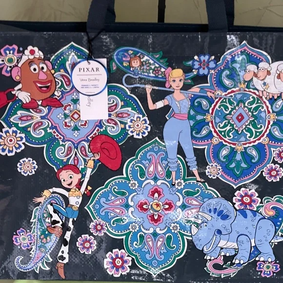 VERA BRADLEY DISNEY PIXAR TOY STORY MARKET TOTE:NWT ANDY'S ROOM - Picture 3 of 13